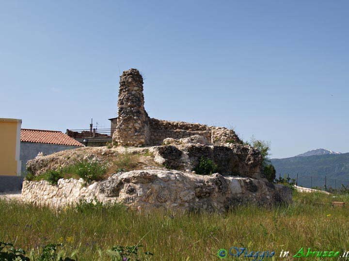 09_P5254897+.jpg - 09_P5254897+.jpg - I resti dell'antico castello.